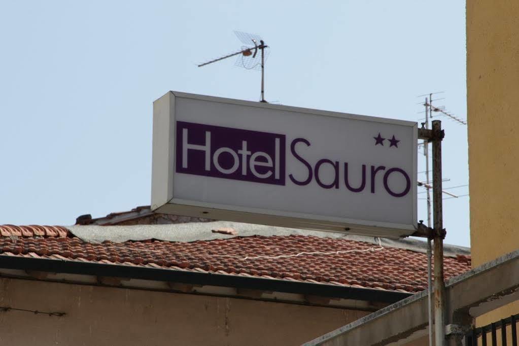 Hotel Sauro Viareggio Exteriör bild